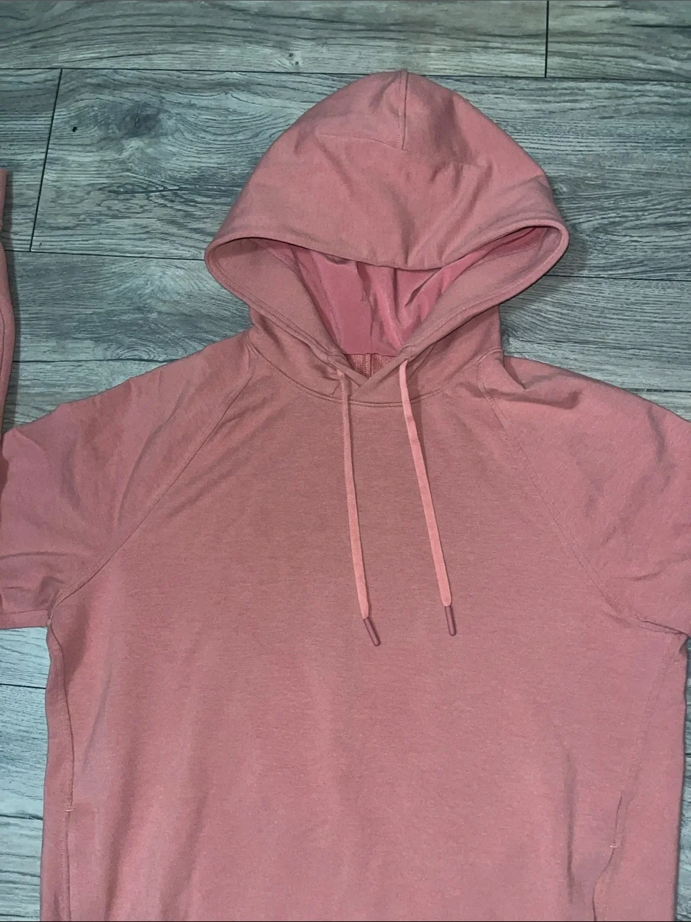 lululemon athletica lightweight pullover